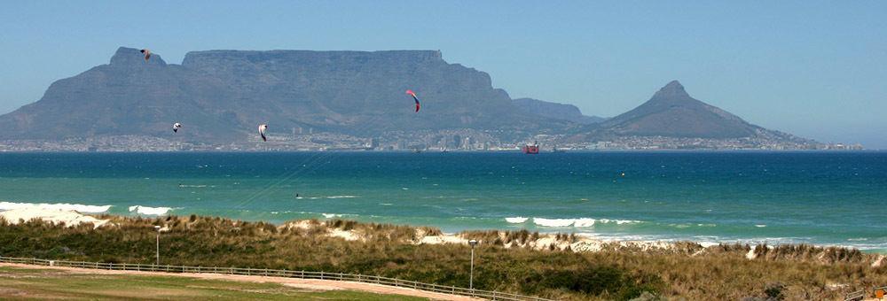 Blouberg Beachfront Accommodation Блуберґстранд Екстер'єр фото