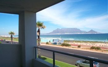 Blouberg Beachfront Accommodation Блуберґстранд Екстер'єр фото