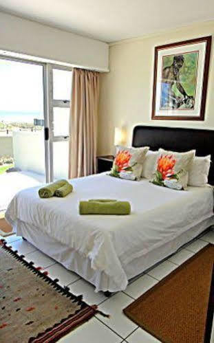 Blouberg Beachfront Accommodation Блуберґстранд Екстер'єр фото