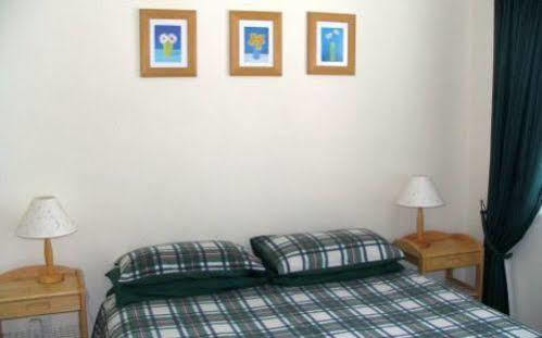 Blouberg Beachfront Accommodation Блуберґстранд Екстер'єр фото