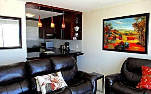 Blouberg Beachfront Accommodation Блуберґстранд Екстер'єр фото